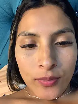 Cami_Leon2's cam snapshot