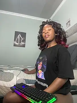 Prettybooty02's cam snapshot