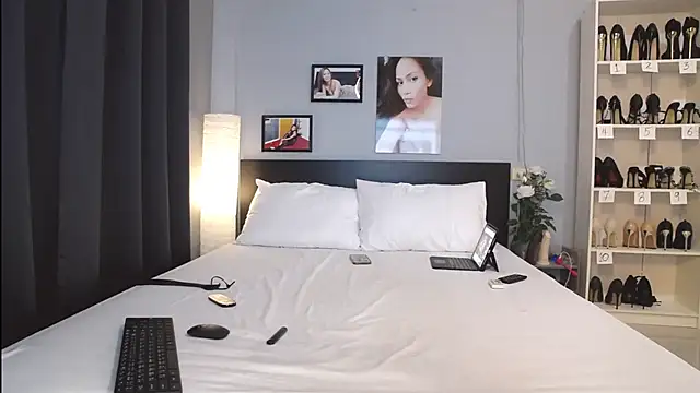 Hotbeebee live sex cam