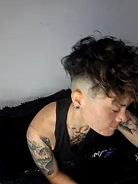 megan_cr's cam snapshot