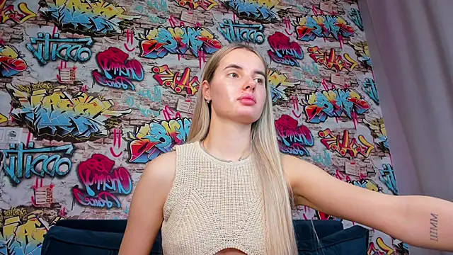 Erika_Carpenter's cam snapshot