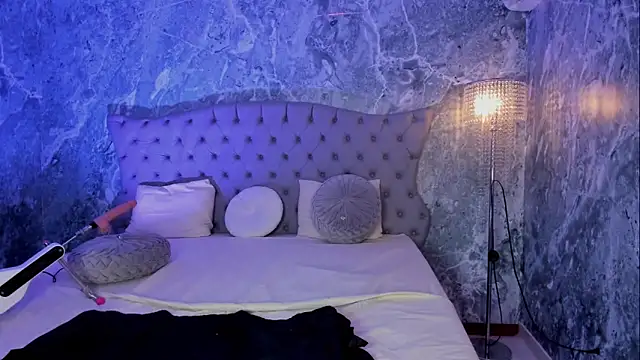 LucyLovelyy's cam snapshot