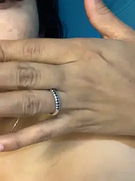 Cami_Leon2's cam snapshot