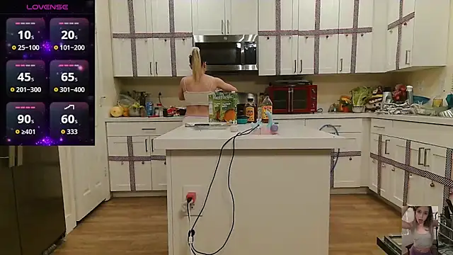 Blondiewithanass's cam snapshot