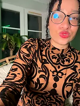 Lauyako_974 live sex cam