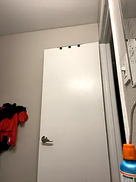 SafeinouterSpace live sex cam