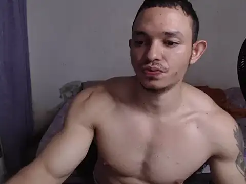 BigMontainsRock live sex cam