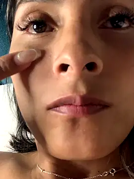 Cami_Leon2's cam snapshot