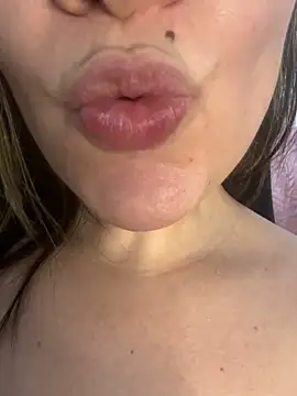 Zyrella live sex cam