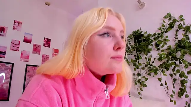 art_lovee's cam snapshot