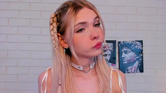 Blondy_Fina live sex cam