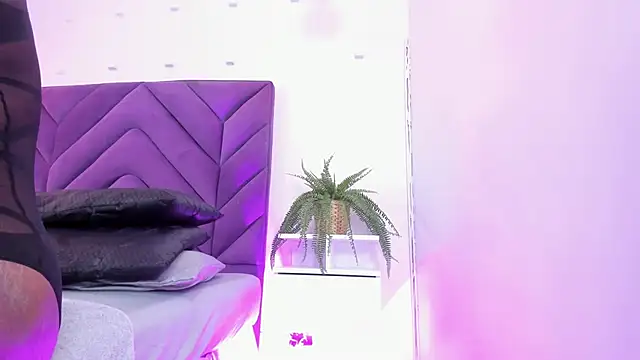 Maddyjohnsonn's cam snapshot