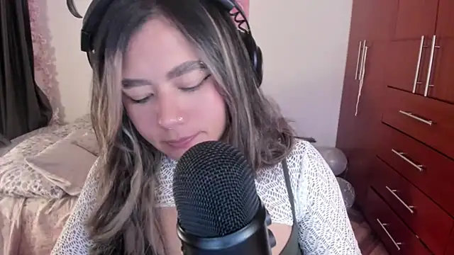 StephaniFox's cam snapshot