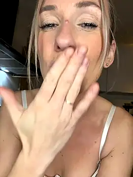 lola_tentatiion live sex cam