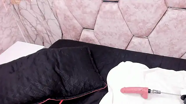 EXOTIC_EBONY_'s cam snapshot