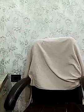 Slutty_queen18's cam snapshot