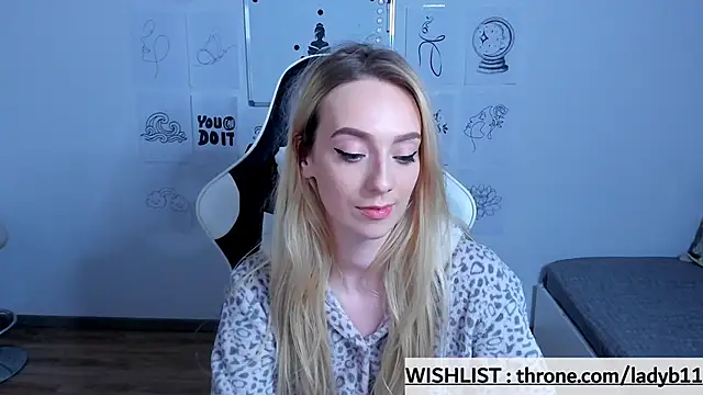 LadyBug11's cam snapshot