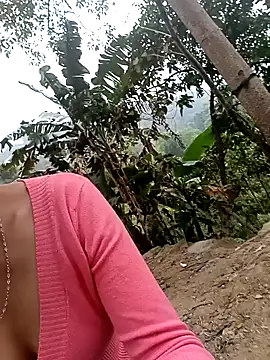 llomayy-love's cam snapshot