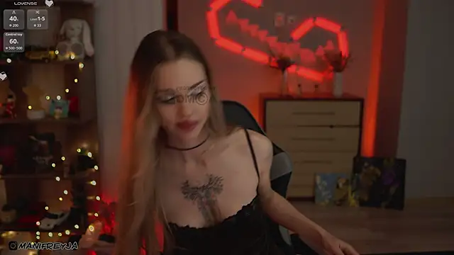 ManiFreyja's cam snapshot
