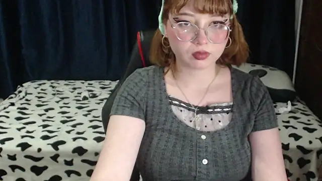 Michi_sauria1's cam snapshot