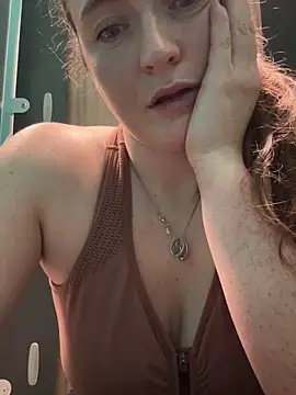 BustyBonnieUK live sex cam