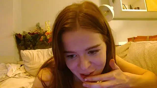 Jenniiibaby's cam snapshot