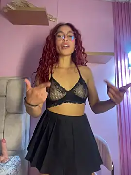 PrettyChloe_'s cam snapshot