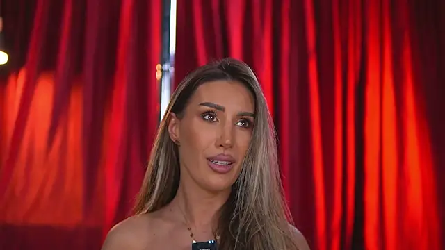 Evelyn_Evyyy live sex cam