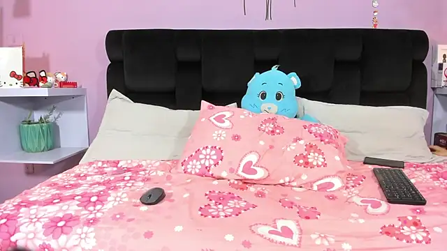 KendallWings's cam snapshot