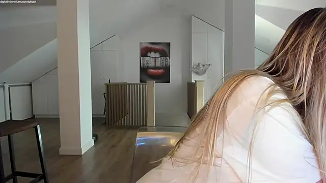 Yourhotqueeen's cam snapshot