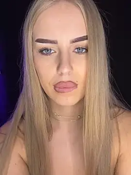 AubrieleRouj1's cam snapshot