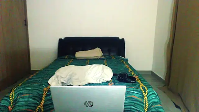 bladetrinityn's cam snapshot