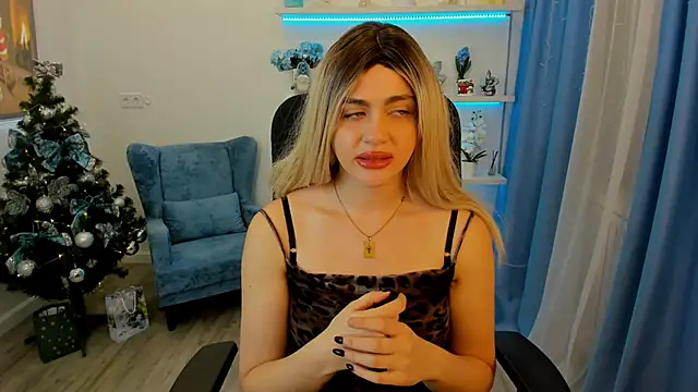 LeslieMineg's cam snapshot