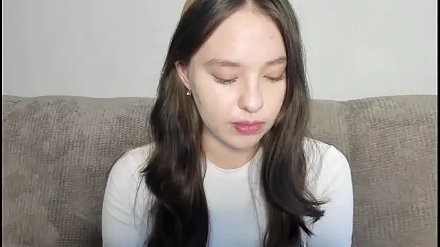 PureLedy's cam snapshot