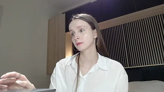 Yourplayfulspark's cam snapshot