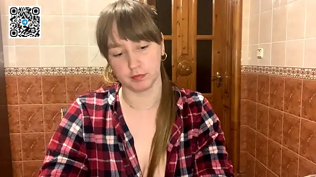 MaroonMoon_'s cam snapshot