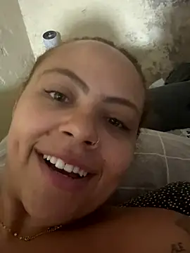 Chloe_Leaozinho's cam snapshot