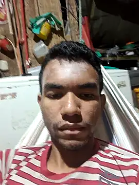 Reynold2608 live sex cam