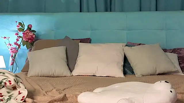 Aurora_Bennet's cam snapshot