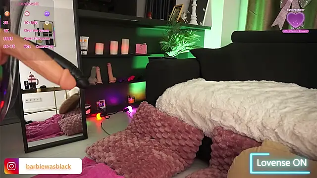 NaomyBlackBarbie live sex cam