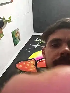 parejajuguetona420 live sex cam