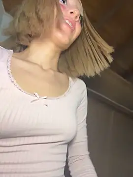 SweetBunnyGF's cam snapshot