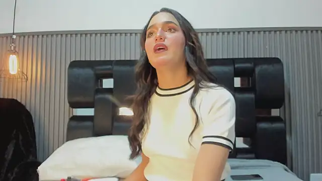 NhoanBrunette's cam snapshot