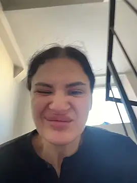 MiraReach live sex cam