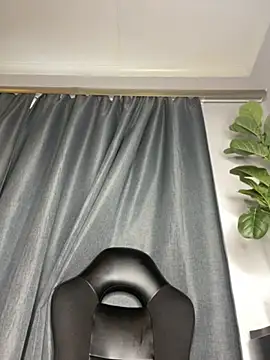 Honeycoco0211 live sex cam