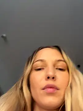 Adelina0001 live sex cam