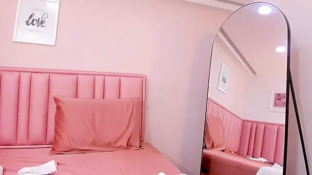 mariana_pregnant_'s cam snapshot