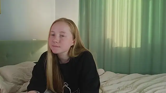 AdarnDeneui's cam snapshot