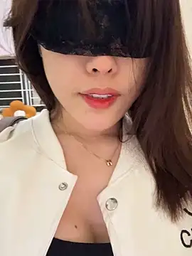 ZinzinLy live sex cam