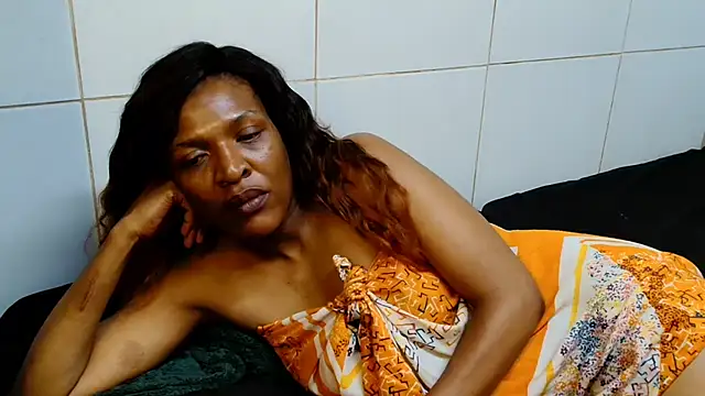 SpicyQueenxxxx's cam snapshot